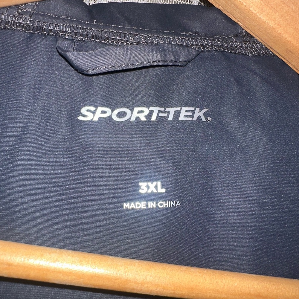 Windbreaker - image 5